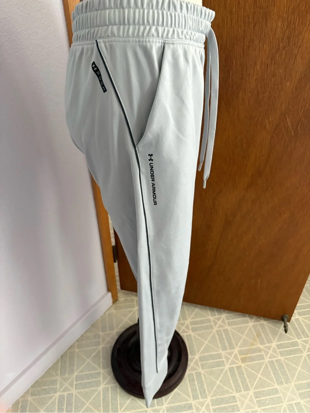 UNDER ARMOUR sz S Light Gray Rush Tricot Joggers Pants Recover 1368741 - Picture 2 of 8